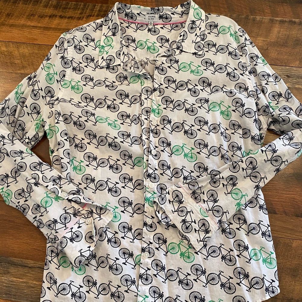 Crown & Ivy bicycle button up top